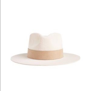 Teressa Foglia Lynn hat, NWT